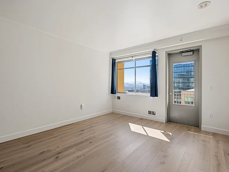 246 2nd St #1301 — Photo 7