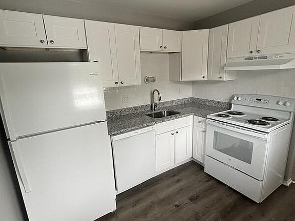 2nd image of 1770 Saint Johns Blvd #4