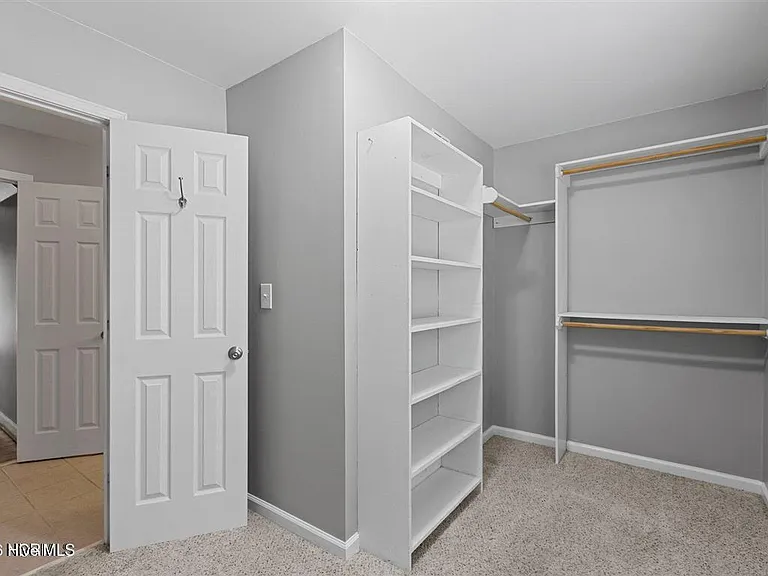 1104 N Overlook Dr — Photo 8
