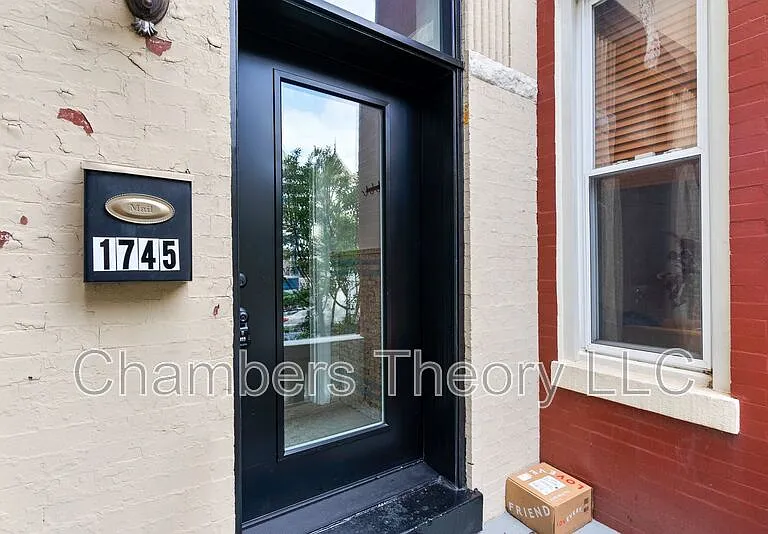 1745 1st St NW — Photo 7