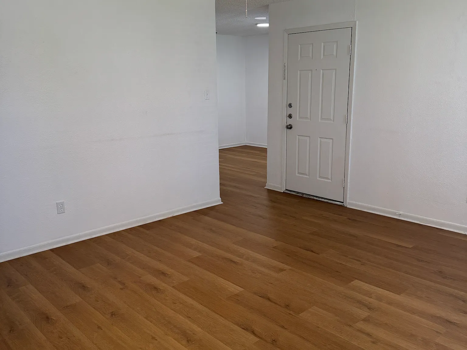1408 Blackwell Dr — Photo 3