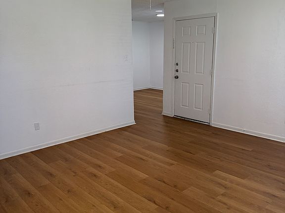 3rd image of 1408 Blackwell Dr #1408
