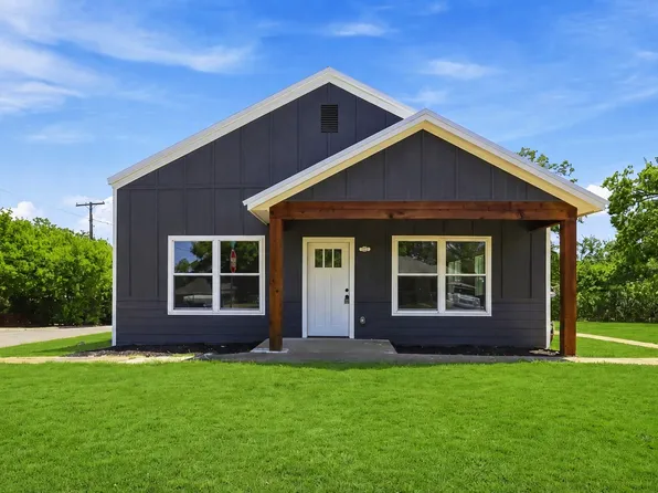 214 D St, Whitesboro, TX 76273