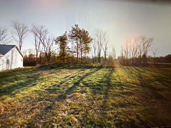 327 Duck Pond Ln, Darien, WI 53114