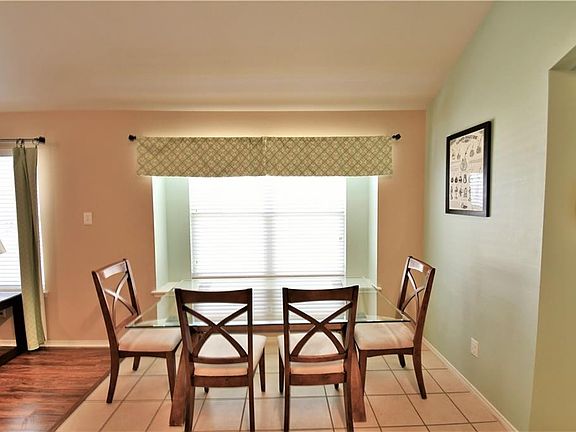 5th image of 3720 Chapin Ct
