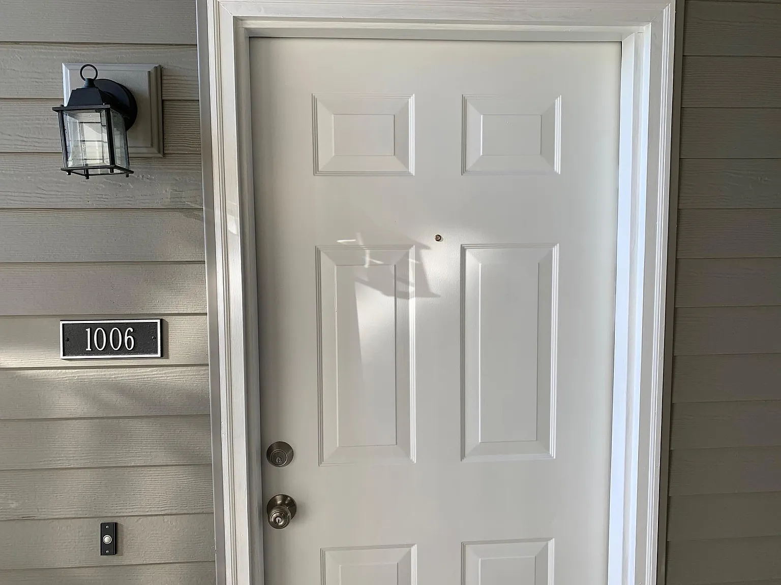 1006 Ravens Crest Dr — Photo 1