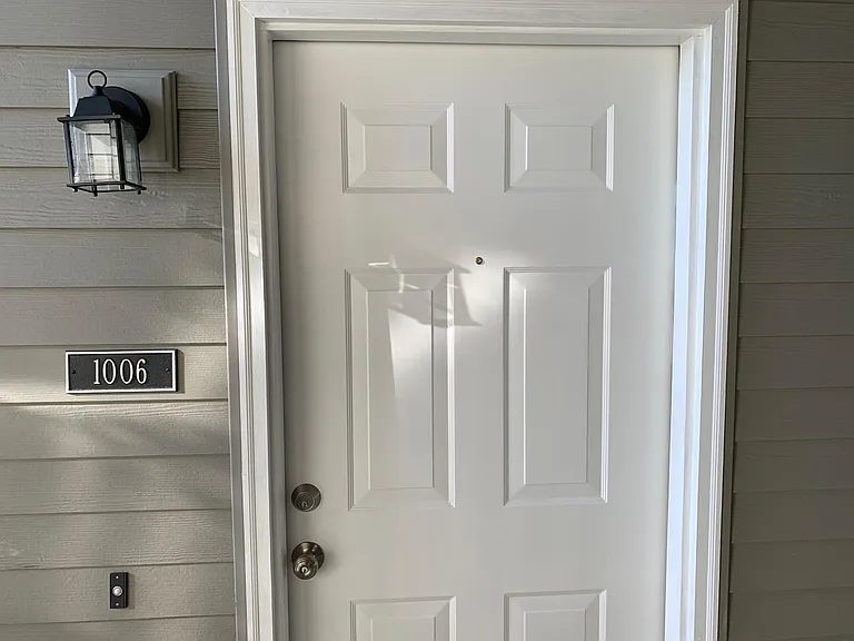1006 Ravens Crest Dr — Photo 1