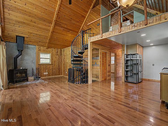 5th image of 621 Carolina Vista