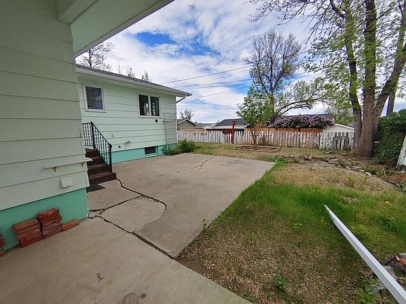 2nd image of 1105 Center Dr