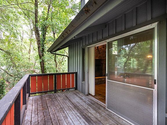 4th image of 15650 Forest Hill Dr