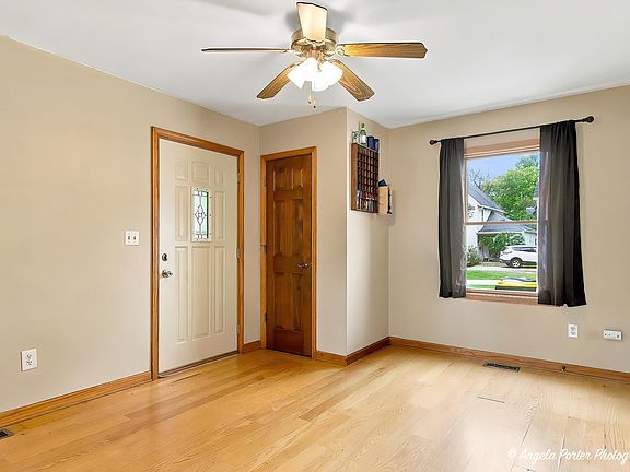 3rd image of 3848 E Solon Rd