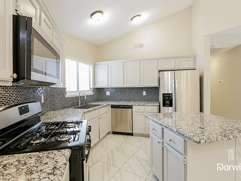 6557 Kirwan Heights Way — Photo 2