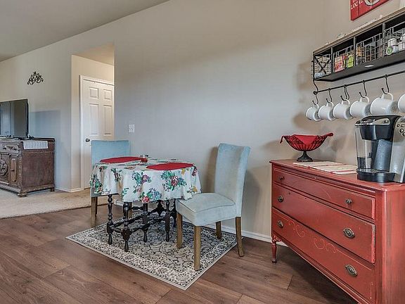 5th image of 1750 Bradford Pl