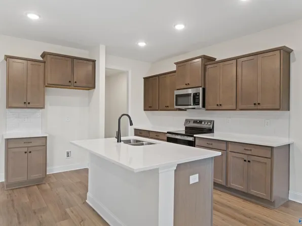 1737 Stampede Cir SE, Huntsville, AL 35803