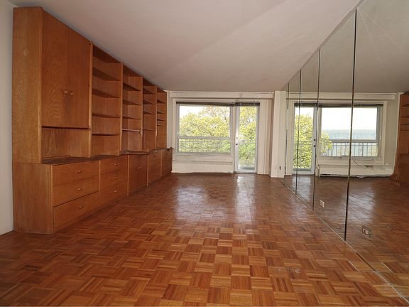 4th image of 2575 Palisade Ave APT 3J