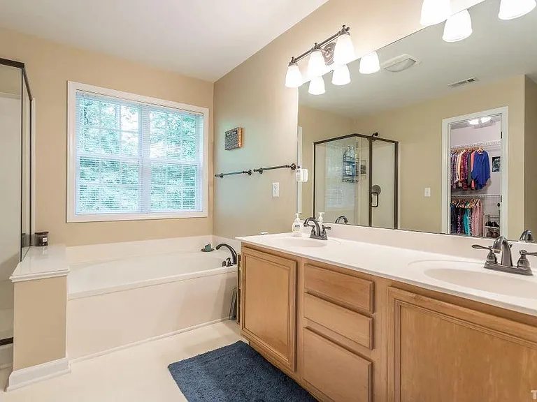 Master Bath Tub & Double Vanity