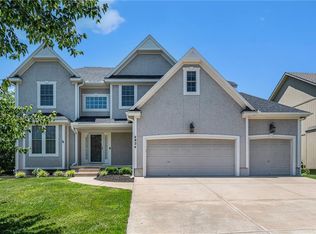 4824 W 162nd St, Overland Park, KS 66085