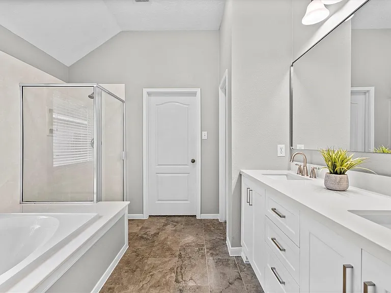 12719 Hart Hollow Ln — Photo 22