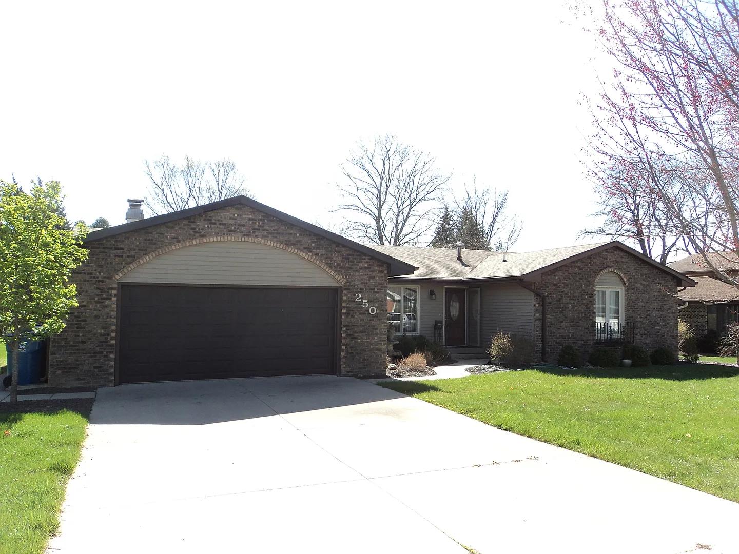 250 Windermere Way photo 1