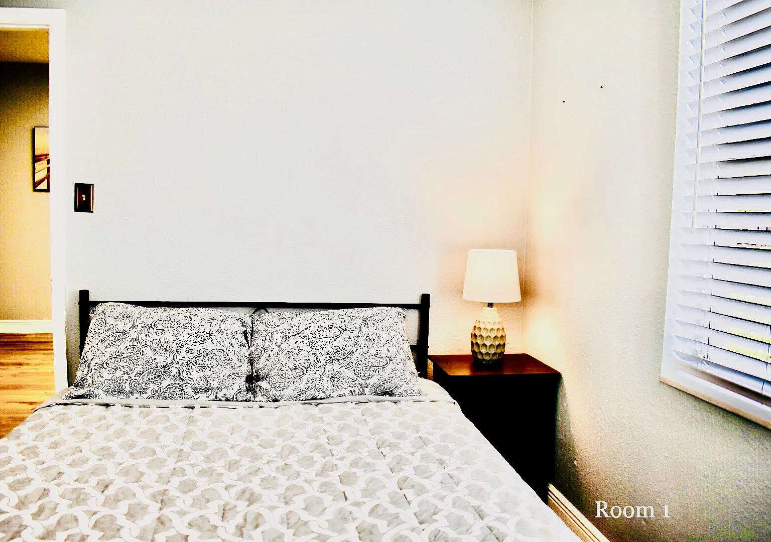3 bed, 912 sqft, $2,200 — Photo 2