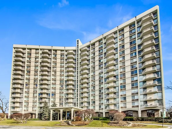 40 N Tower Rd APT 5J, Oak Brook, IL 60523