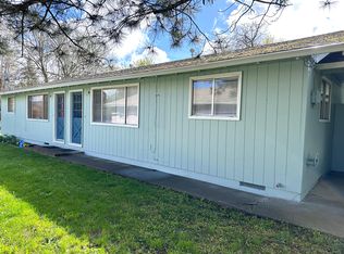 403 S B St, Phoenix, OR 97535