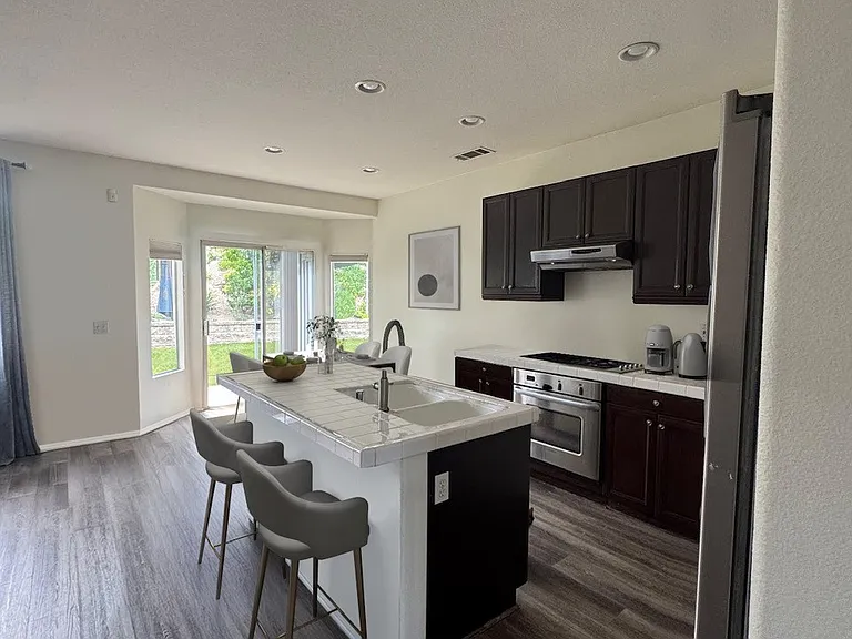886 Niguel St — Photo 7