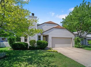 6546 Tealwood Dr, Lisle, IL 60532