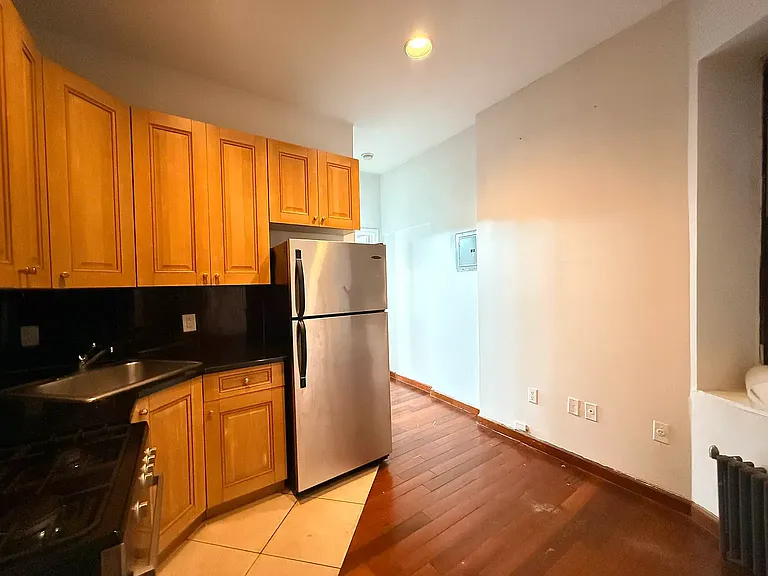 493 9th Ave #3D — Photo 2