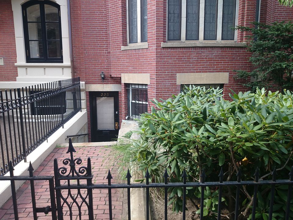 2nd image of 223 Marlborough St