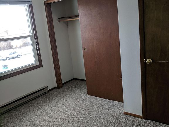 4th image of 127 W Paradise Dr