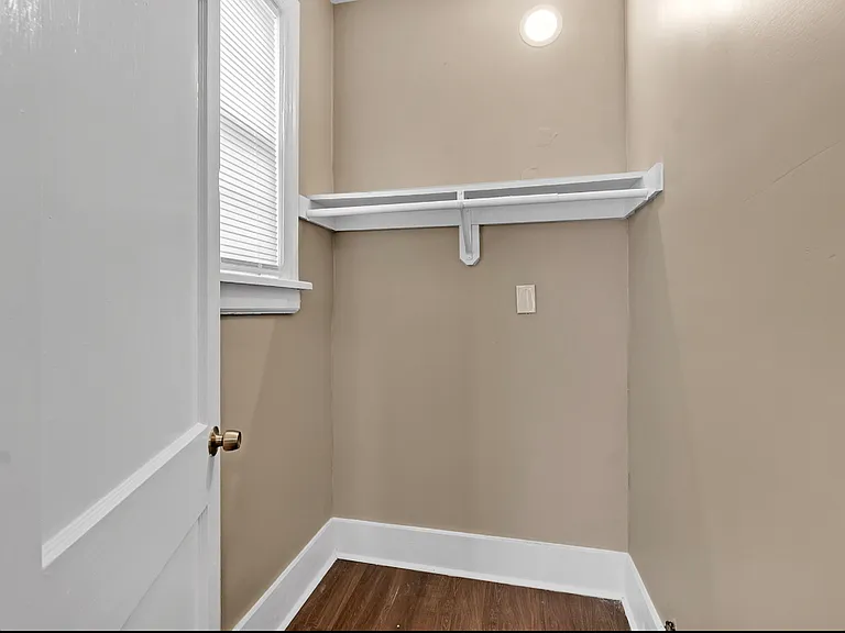 2-701 E Pkwy S — Photo 10