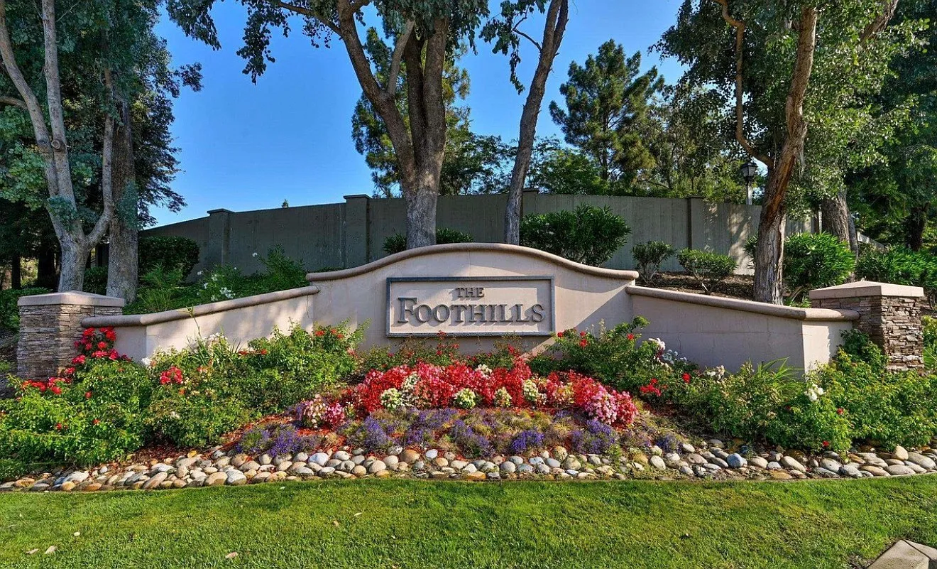2 bed, 1007 sqft, $3,480 — Photo 1