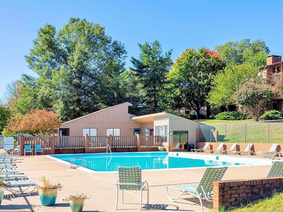 1st image of 114 Turtle Creek Rd APT 4