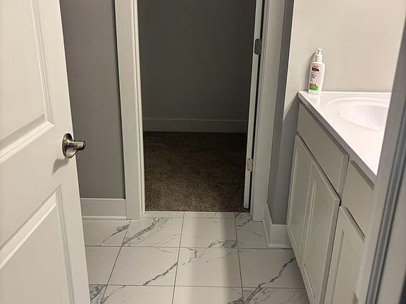 3rd image of 82 Glenridge Dr