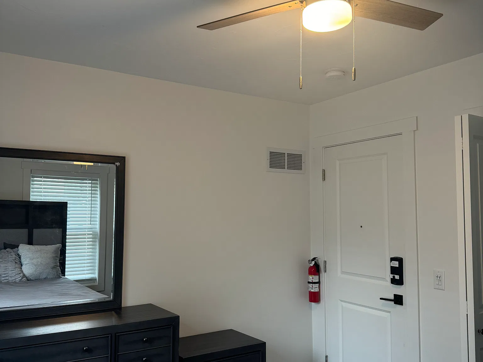 5 bed, 2.5 bath, 1450 sqft, $795 — Photo 4