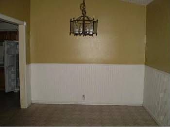 5th image of 11240 NW 41st St