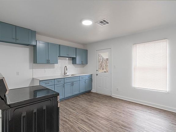 5th image of 4728 SE 24th St