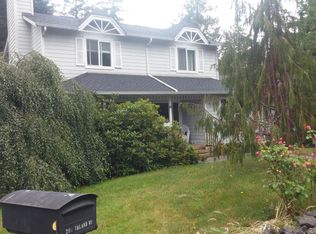223 Ihland Way NW, Bainbridge Island, WA 98110