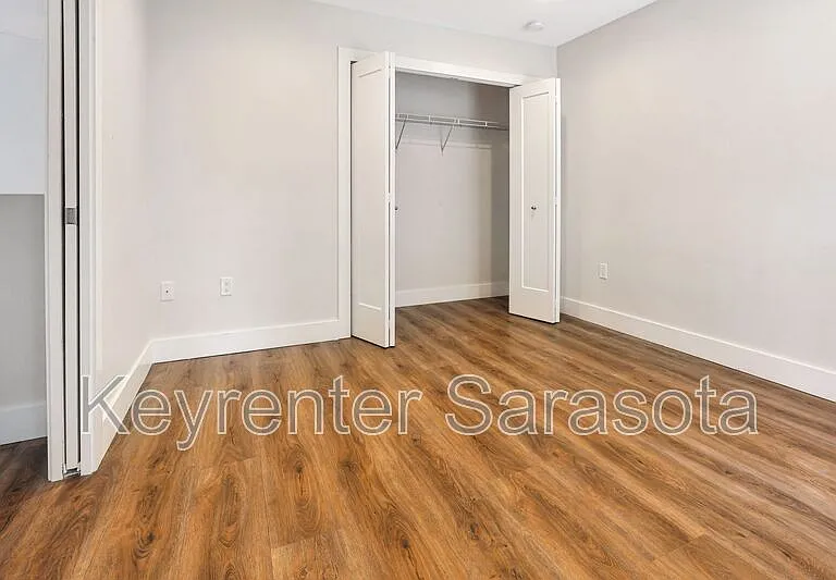 2066 Roselawn St — Photo 21
