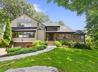 27 Stone Cabin Rd, New Rochelle, NY 10801