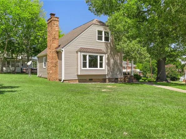 500 Peachtree St, Emporia, VA 23847