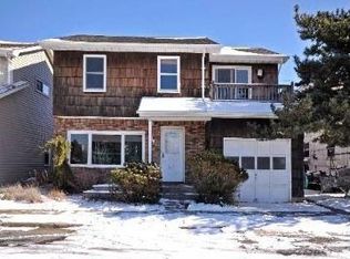 30 Doyle St, Long Beach, NY 11561
