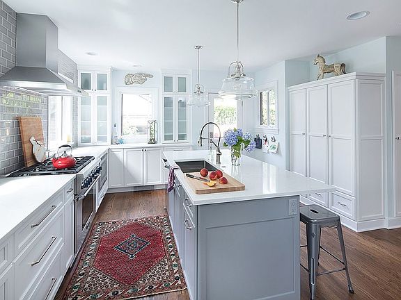 2nd image of 3837 Cascadia Ave S