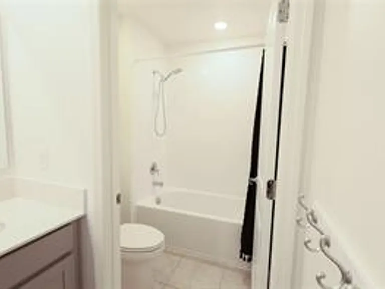 1821 Heart Lake Dr — Photo 25