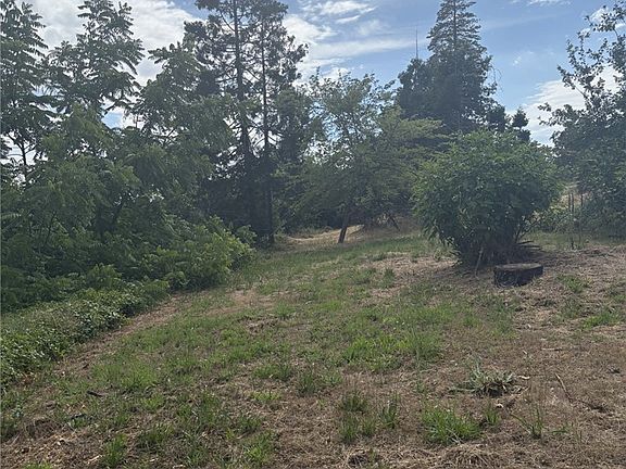 3rd image of 380 Oak Spring Rd