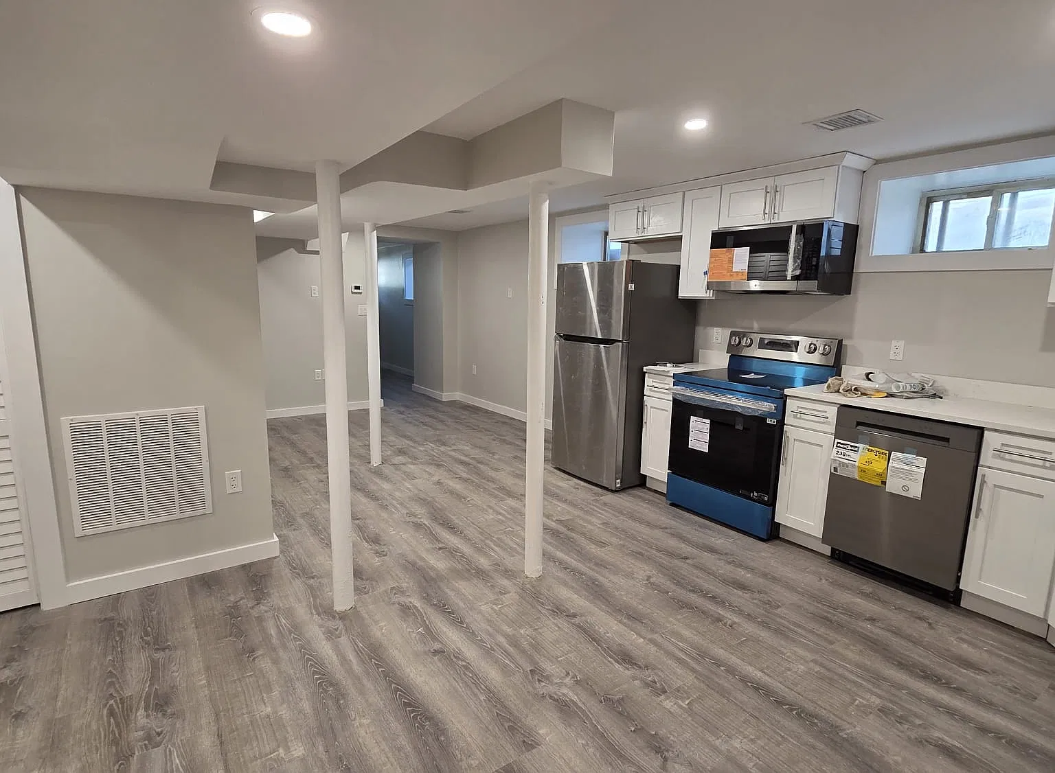 2 bed, 900 sqft, $2,700 — Photo 3