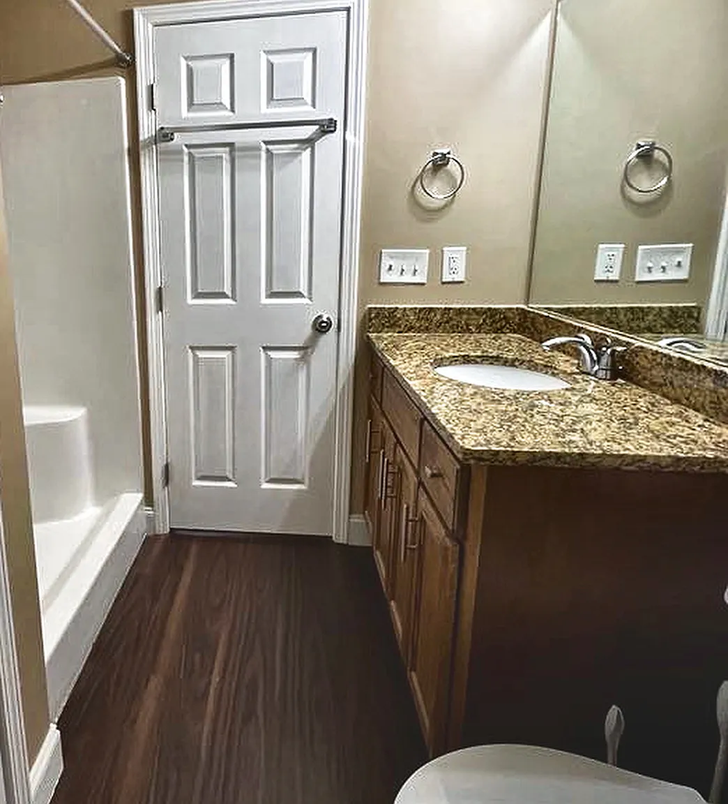 2 bed, 1008 sqft, $1,295 — Photo 2