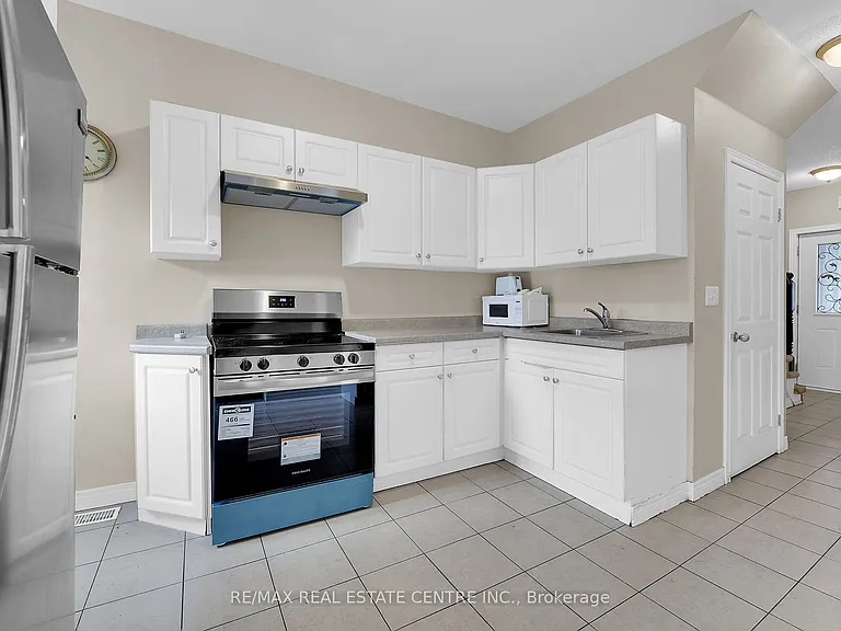 31 Gibson Ave — Photo 4