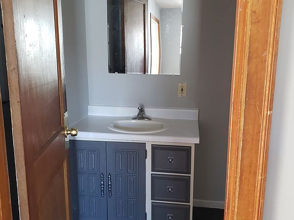 4th image of 315 2nd St #B